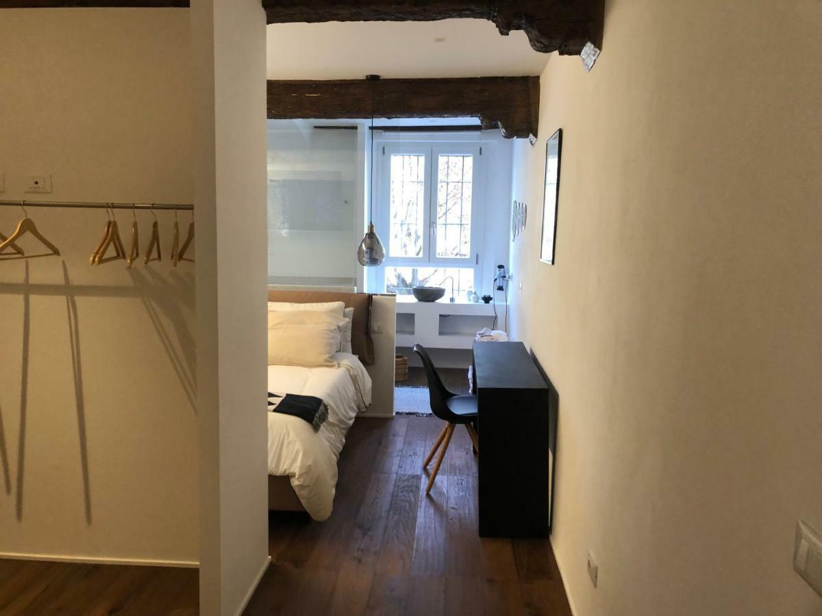 フェラーラUn Piccolo Rifugio A Pochi Passi Dal Duomoアパートメント エクステリア 写真